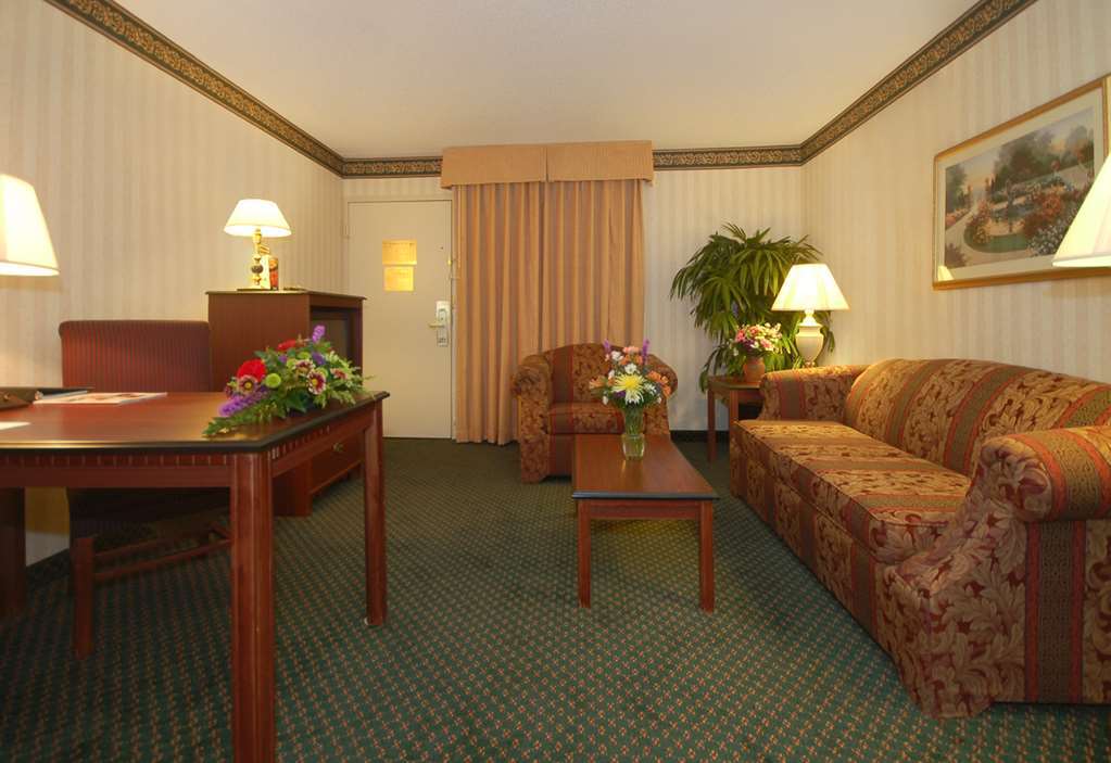 Embassy Suites By Hilton Cincinnati Northeast - Blue Ash Room photo
